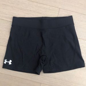 Under Armor Women’s Size SMALL Compression Short